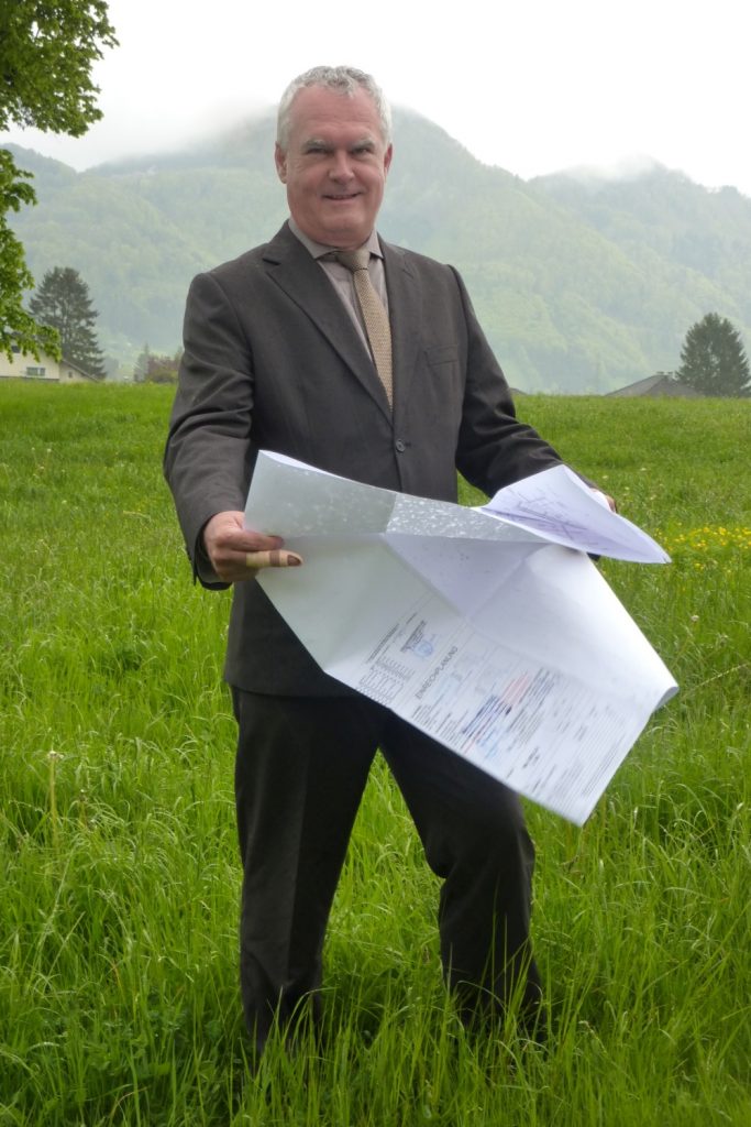 Mollns Bürgermeister Fritz Reinisch zeigt über die günstige Entwicklung in seiner Gemeinde sehr erfreut.