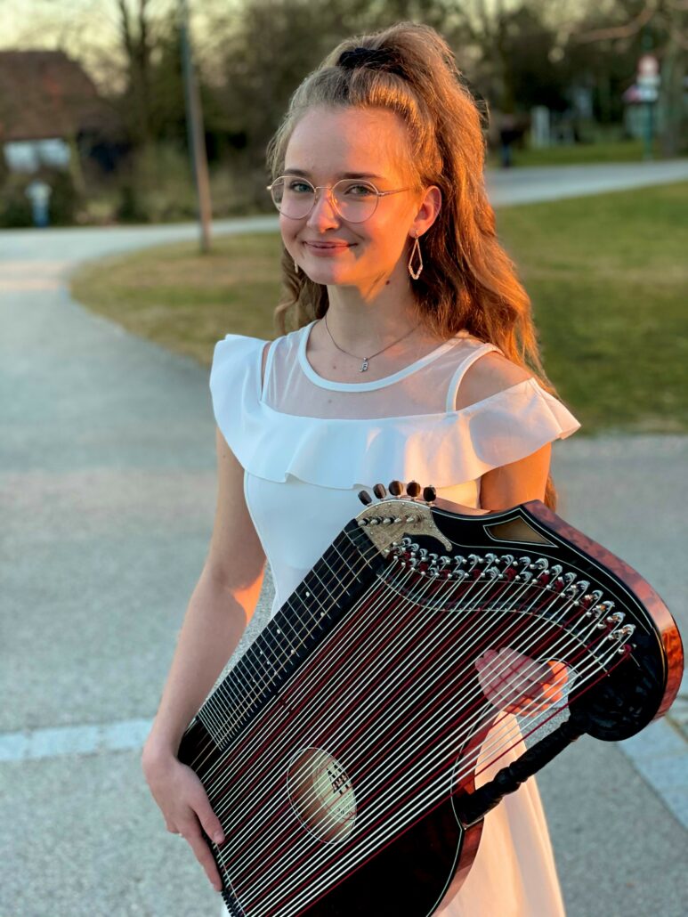 Leonie Felbinger Zither