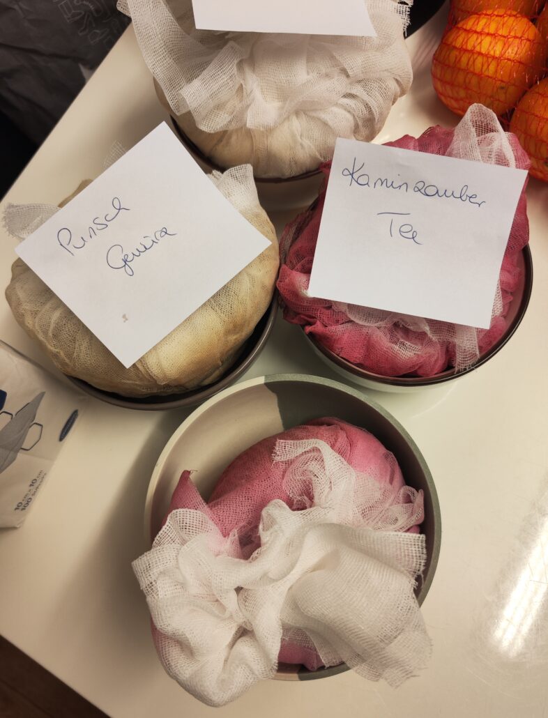 Punschstand 2025 Apotheke Molln 3